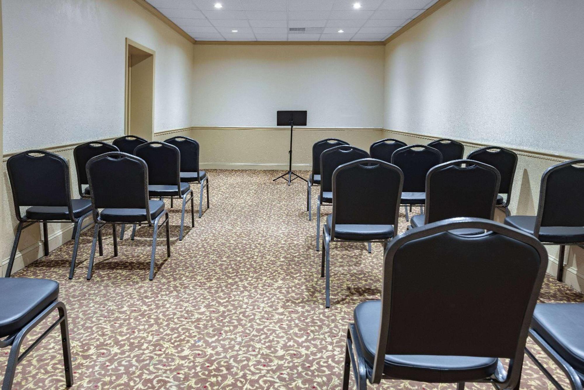 Ramada By Wyndham West Atlantic City Egg Harbor Township