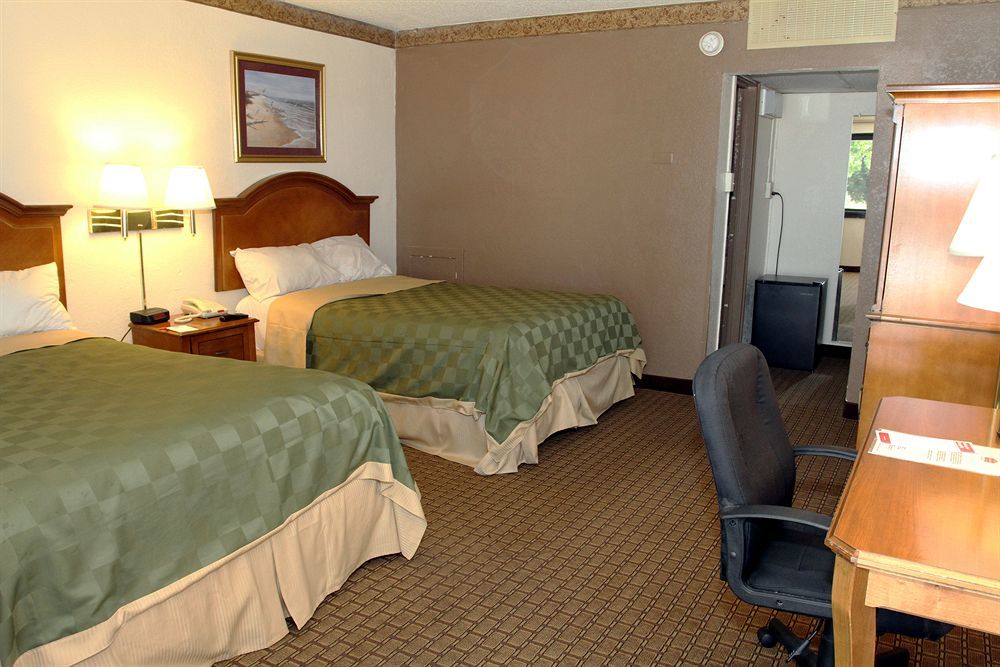 Ramada By Wyndham West Atlantic Hotel 3*