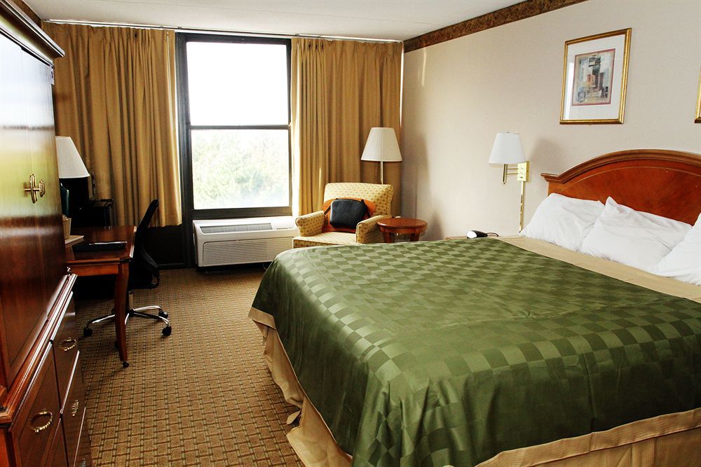 Hotel Ramada By Wyndham West Atlantic Egg Harbor Township