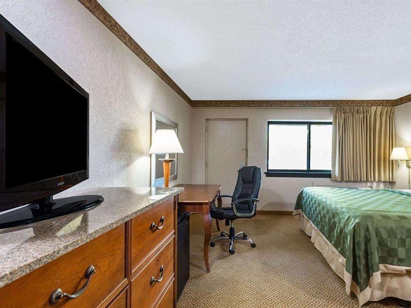 Ramada By Wyndham West Atlantic City Hotel Egg Harbor Township